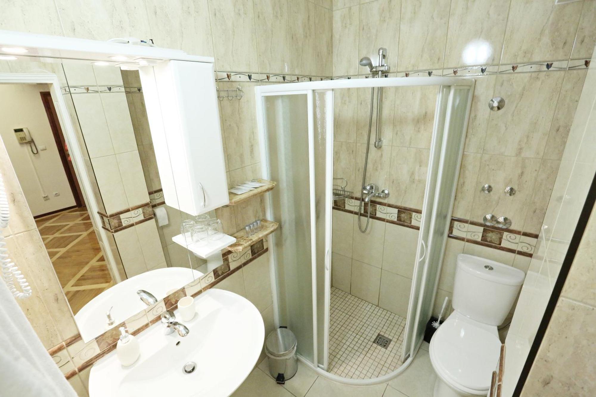 Apartments & Rooms Vienna Осиек Екстериор снимка