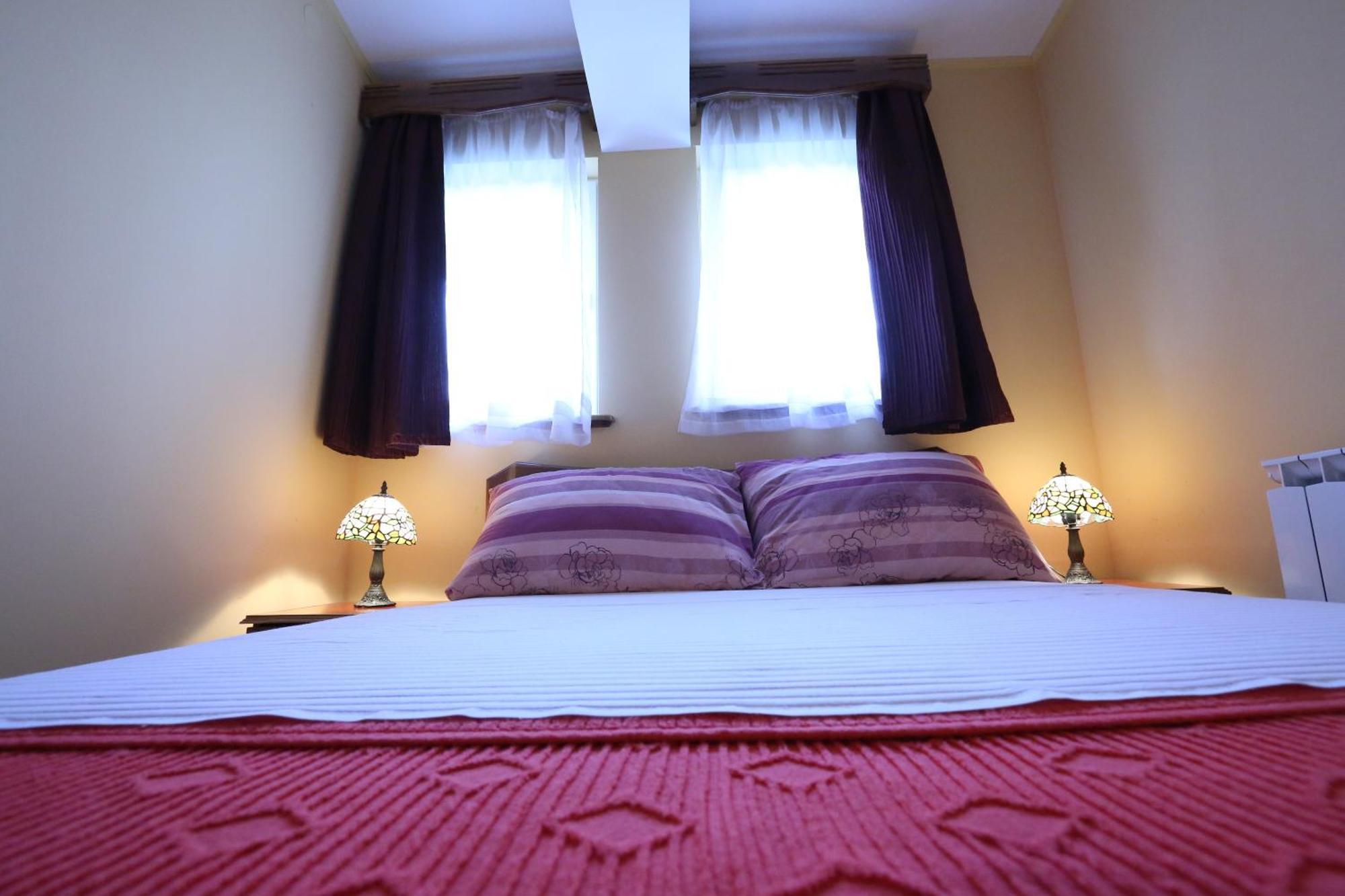 Apartments & Rooms Vienna Осиек Екстериор снимка