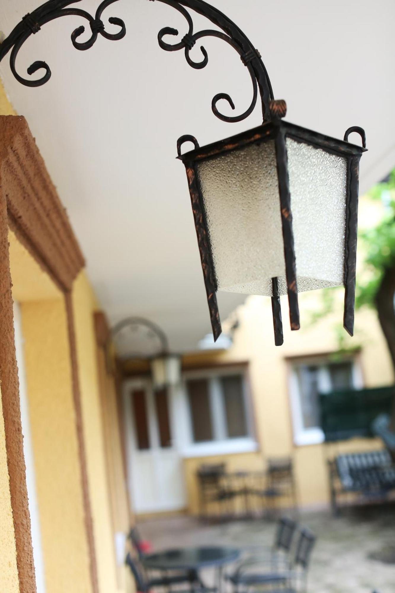Apartments & Rooms Vienna Осиек Екстериор снимка