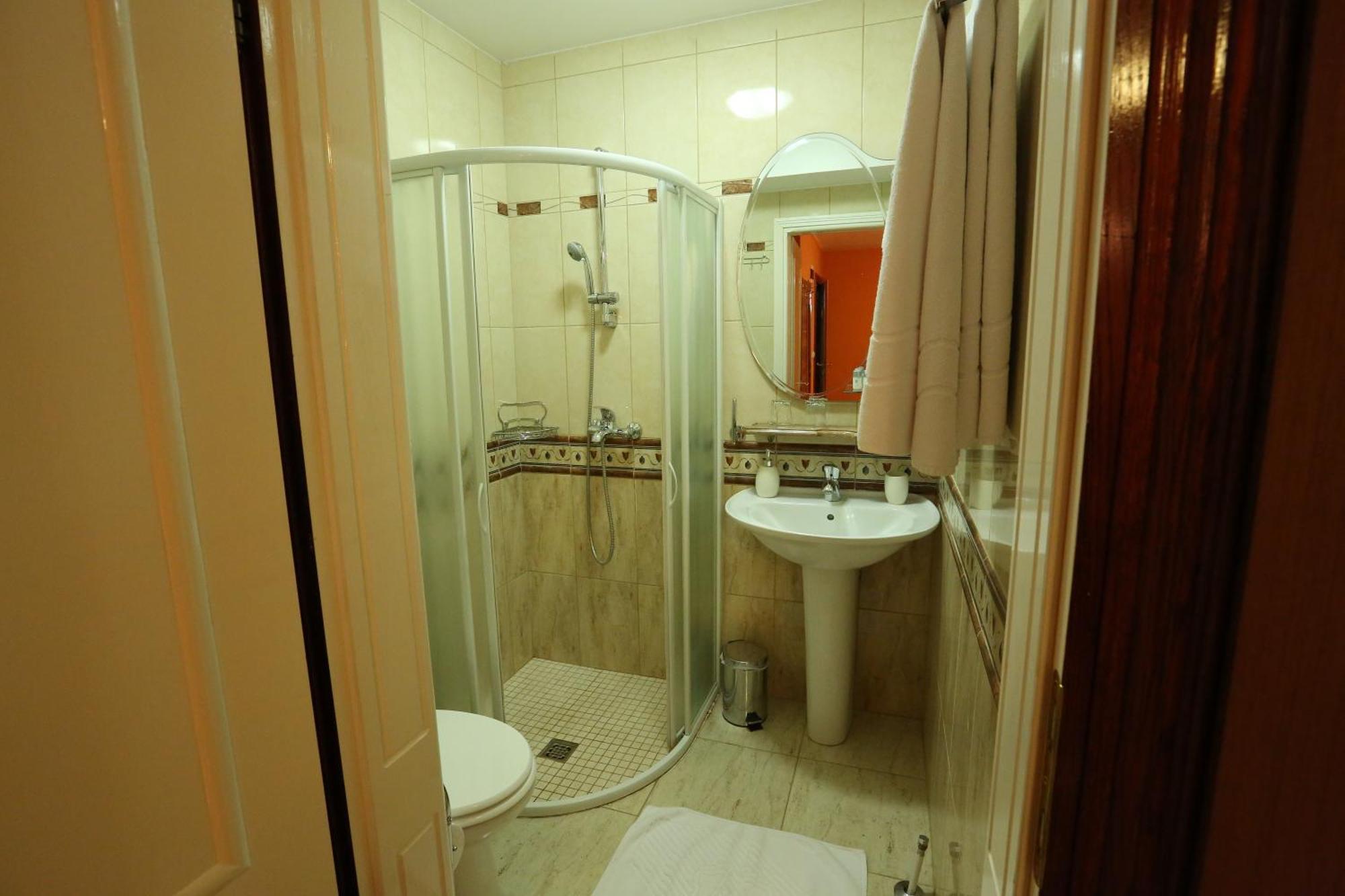 Apartments & Rooms Vienna Осиек Стая снимка